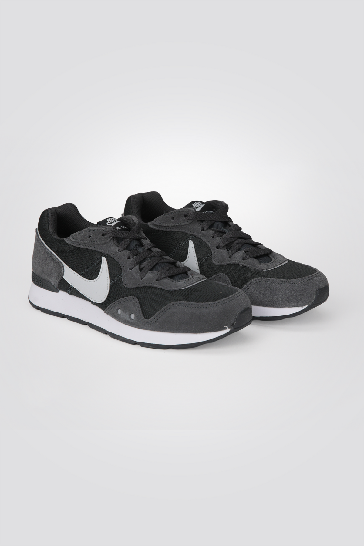 נעלי ספורט Nike Venture Runner לגברים 