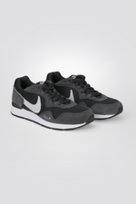 נעלי ספורט Nike Venture Runner לגברים 