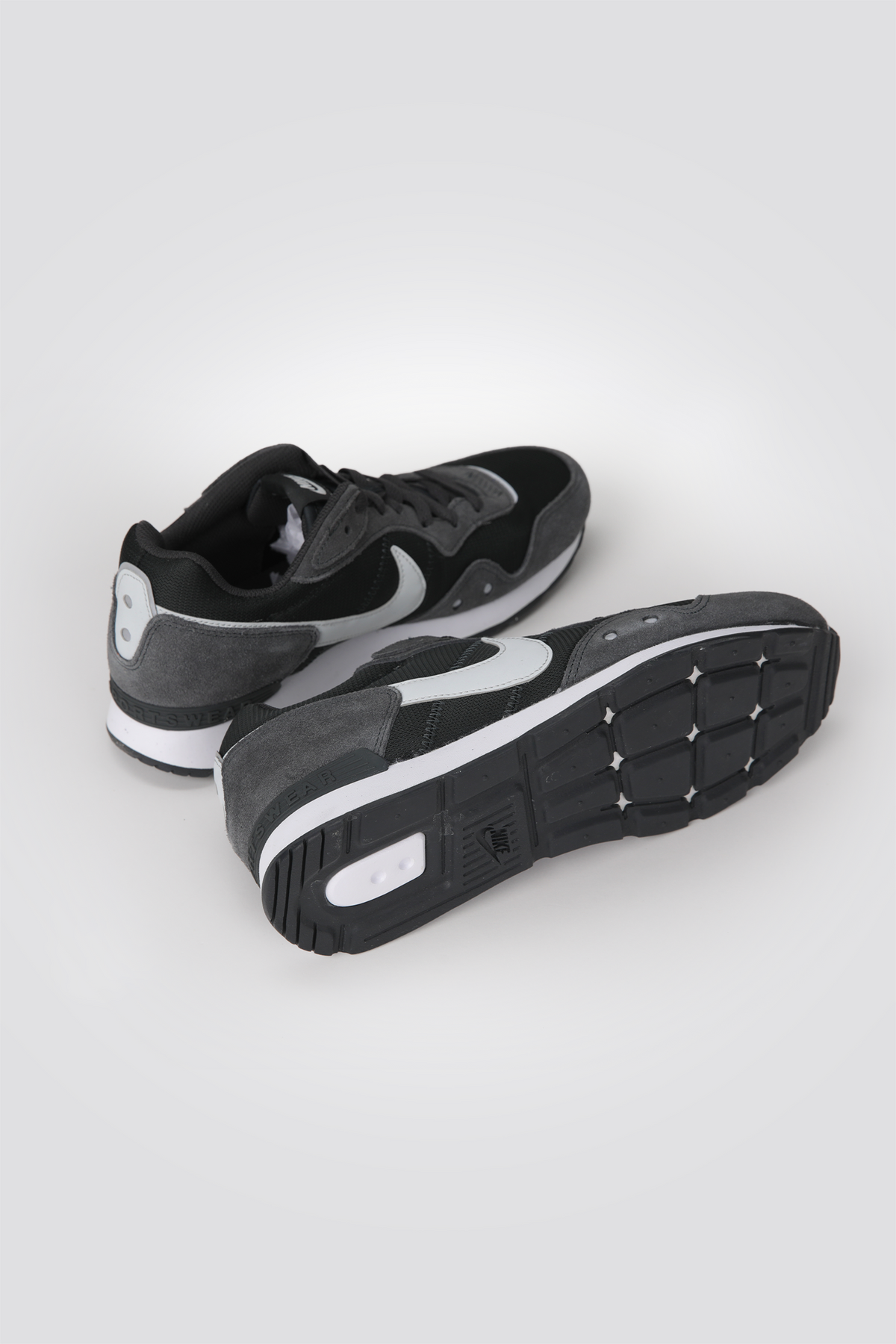 נעלי ספורט Nike Venture Runner לגברים 