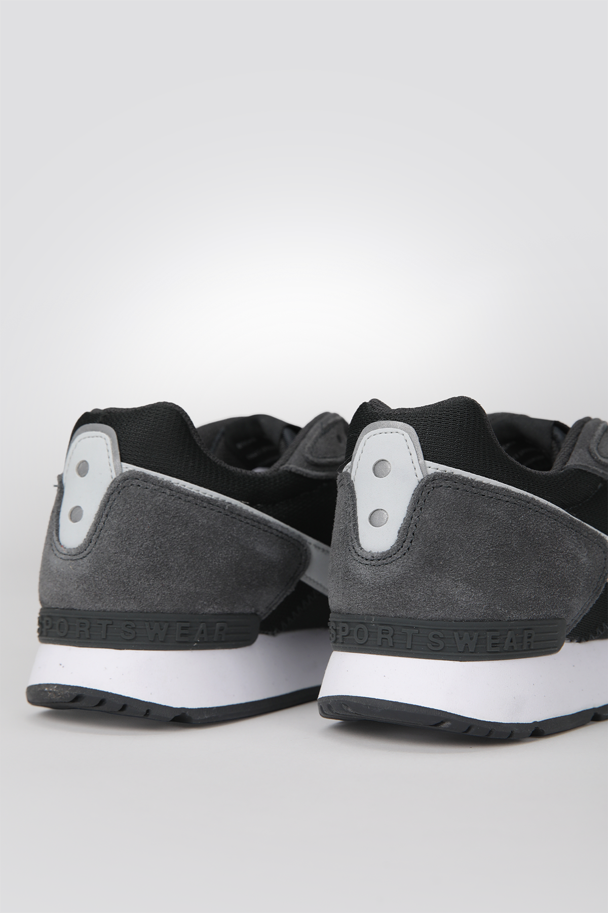 נעלי ספורט Nike Venture Runner לגברים 