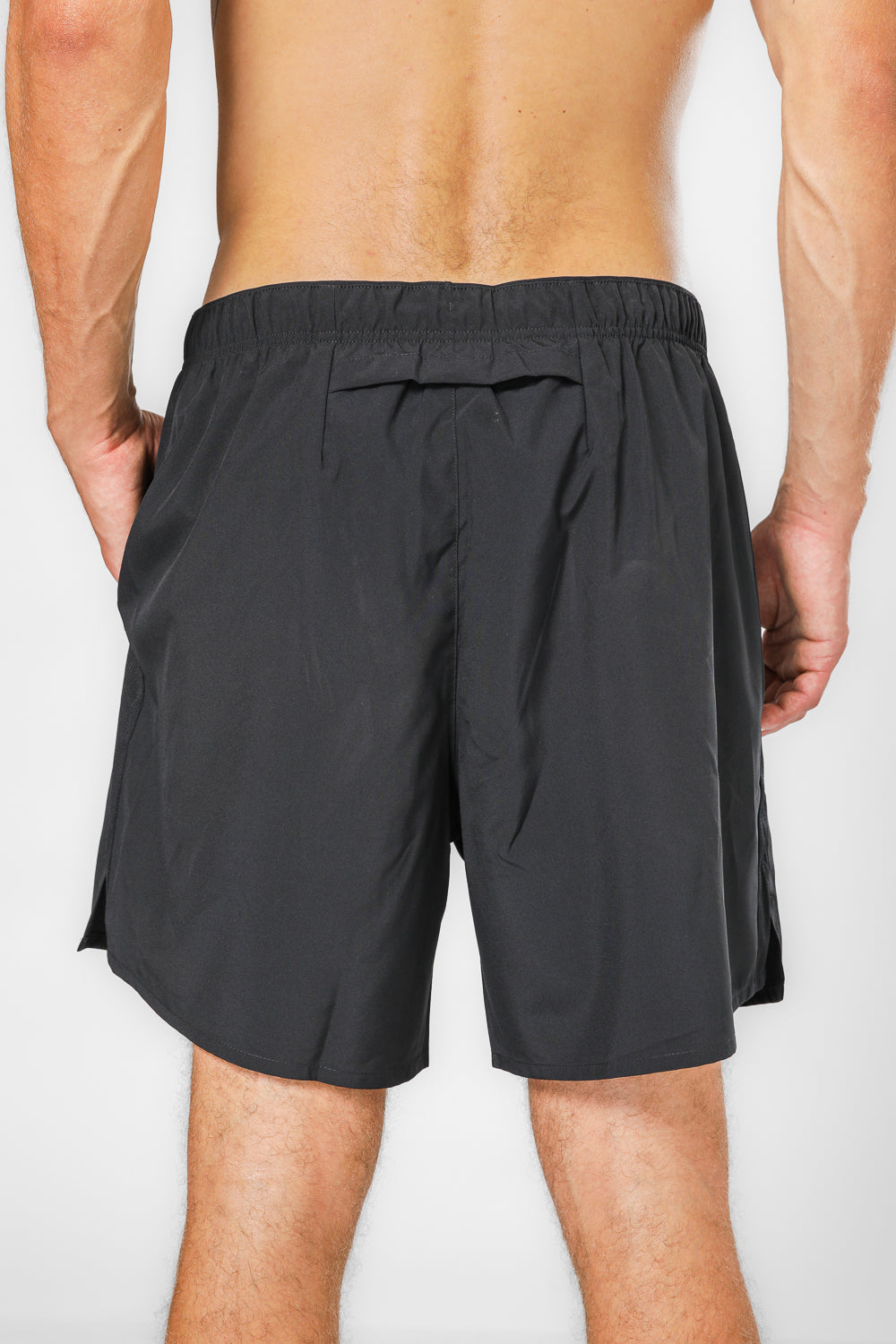 מכנסיים קצרים לגברים Challenger בצבע שחור