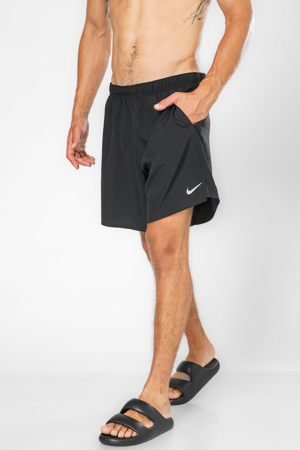 מכנסיים קצרים לגברים Challenger בצבע שחור