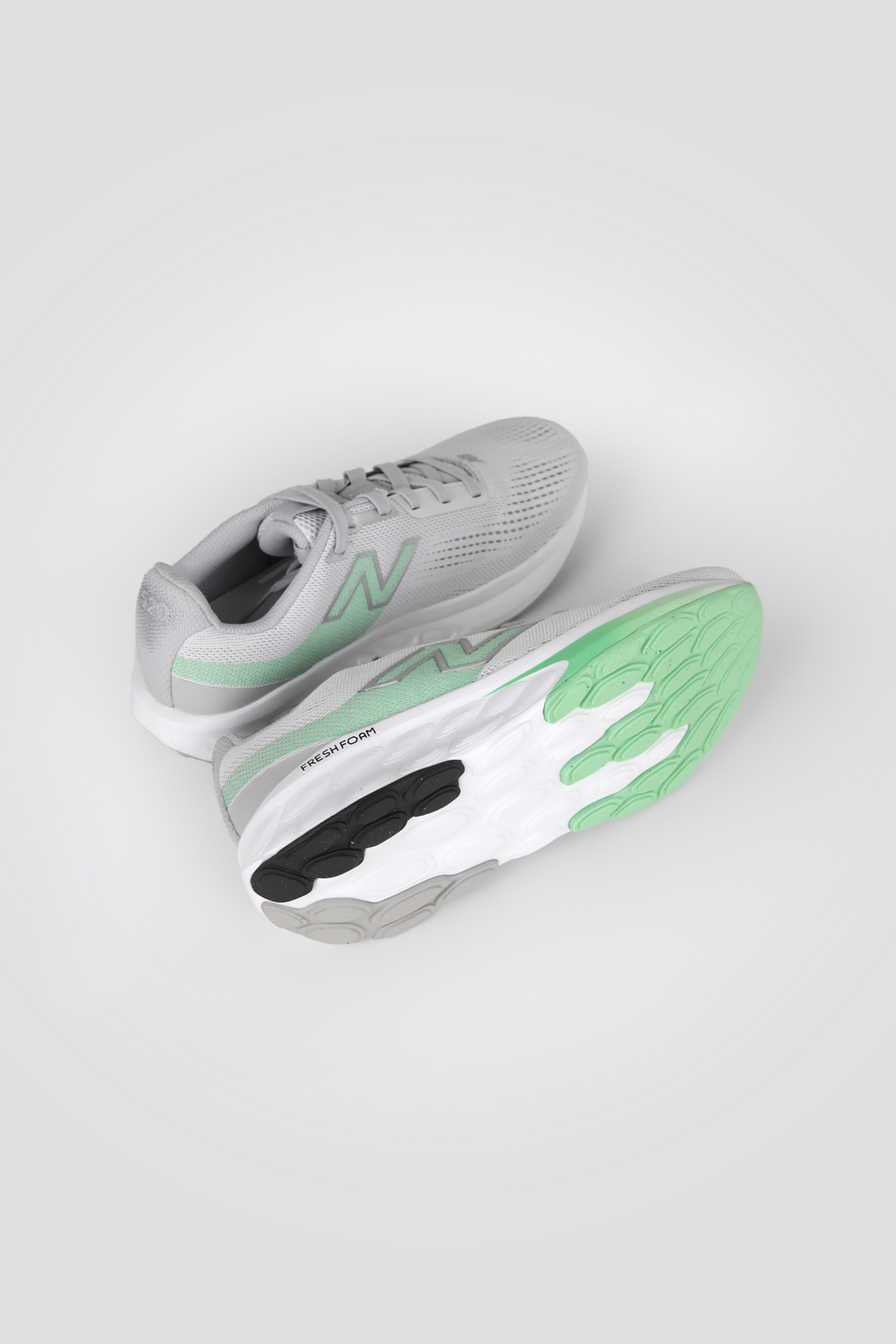 נעלי ספורט W520v9 לנשים