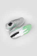 נעלי ספורט W520v9 לנשים