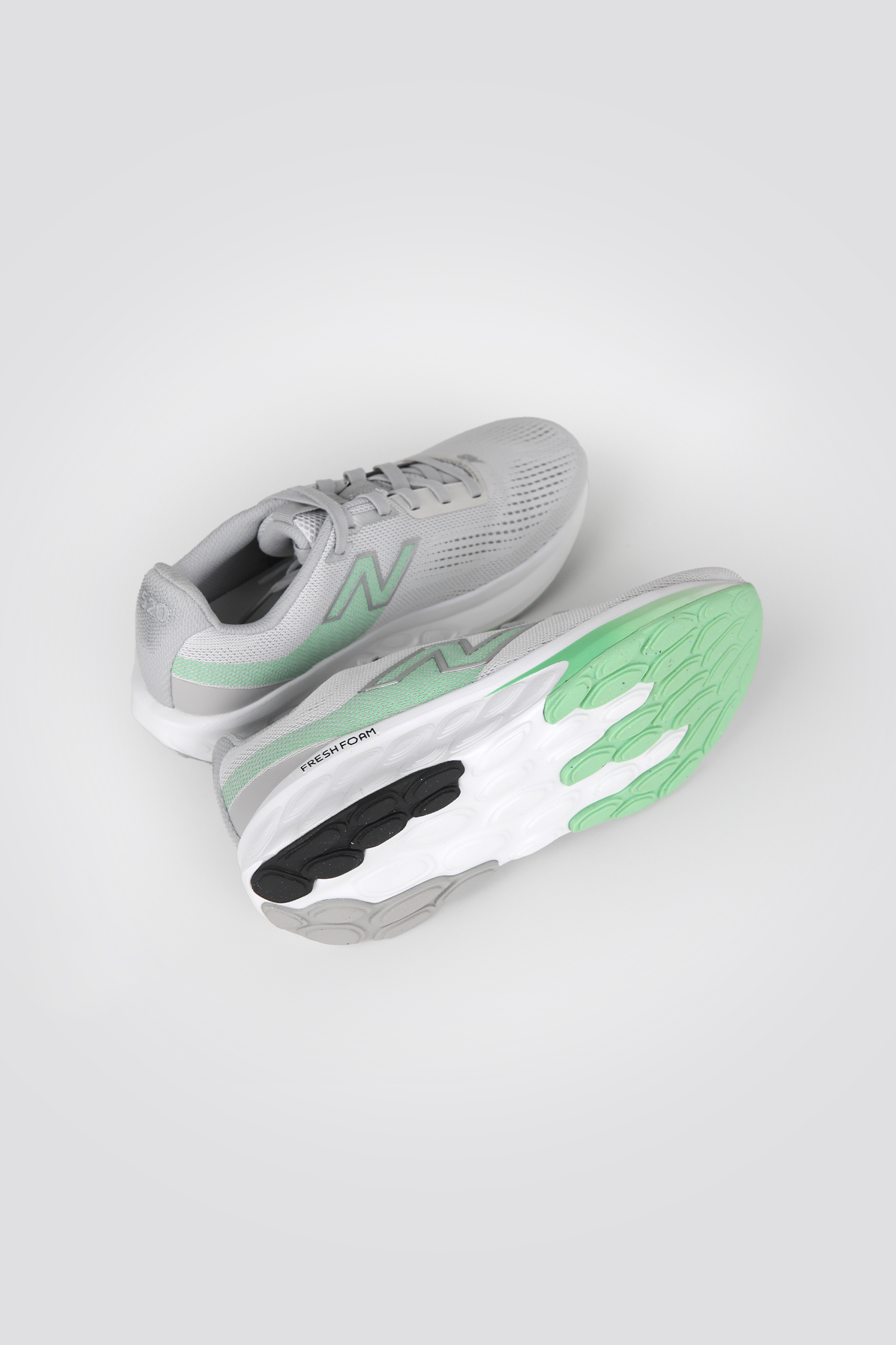 נעלי ספורט W520v9 לנשים