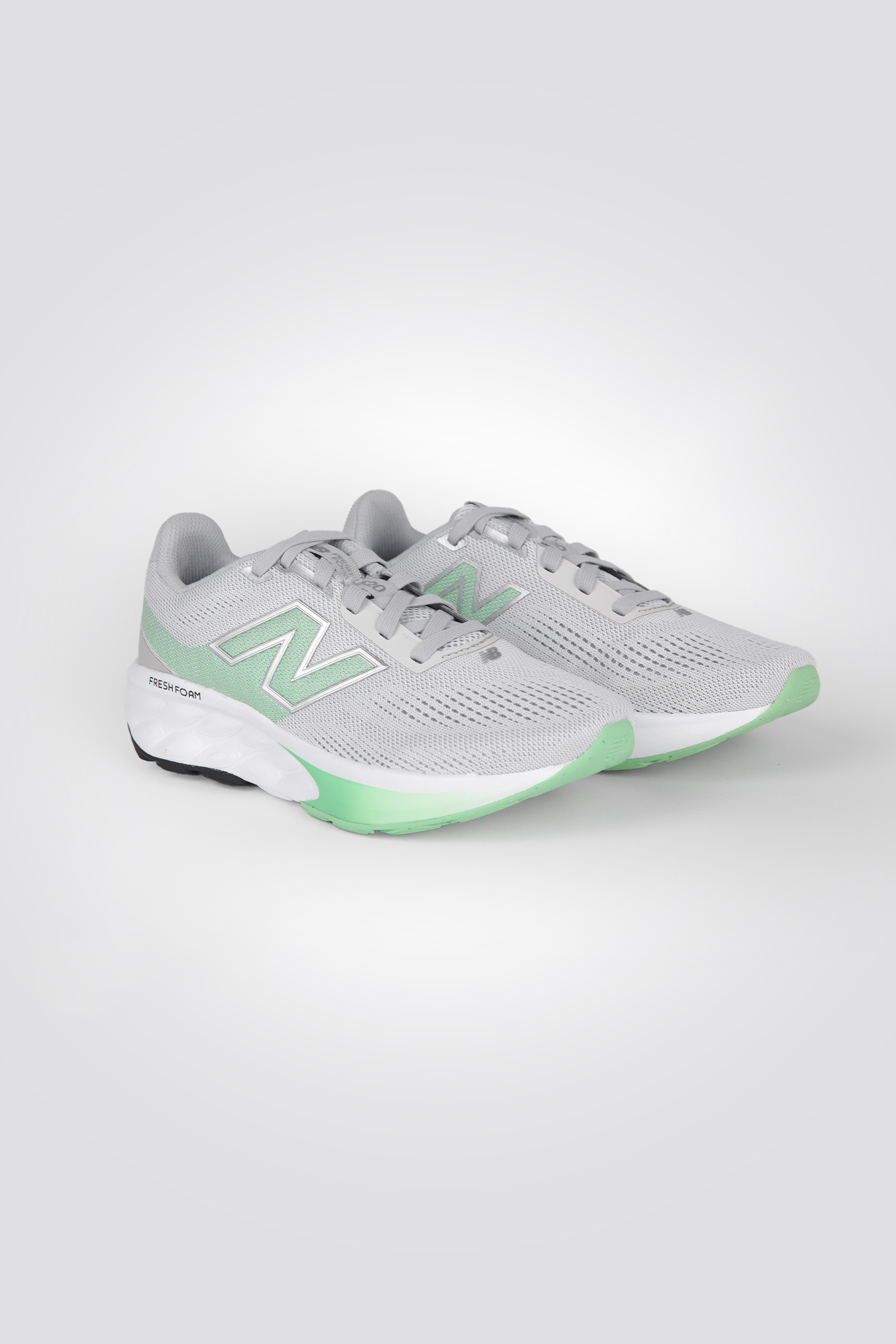 נעלי ספורט W520v9 לנשים