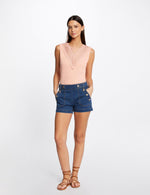 גופיה עם רצועות רחבות ועיטורים בצבע ורוד - MASHBIR//365