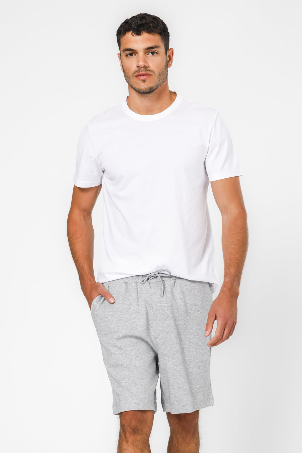 מכנסים קצרים מבד סקובה