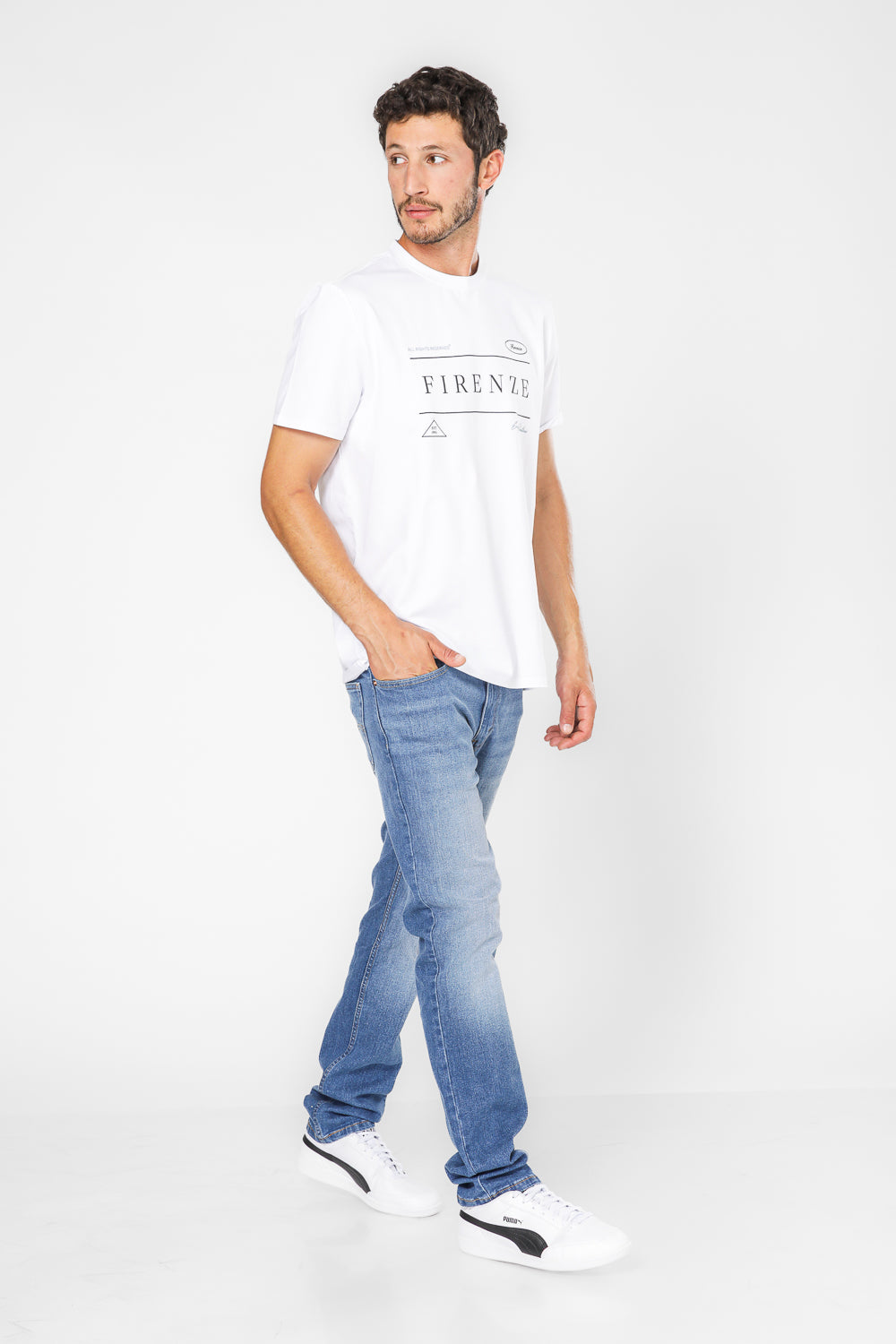 טישירט בצבע לבן לגברים