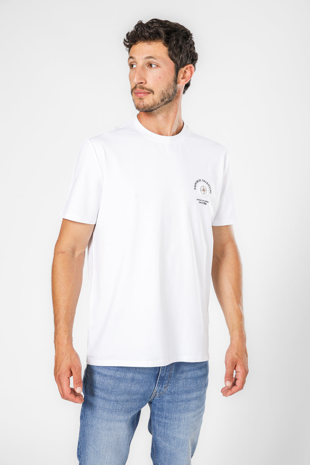 טישירט בצבע לבן לגברים