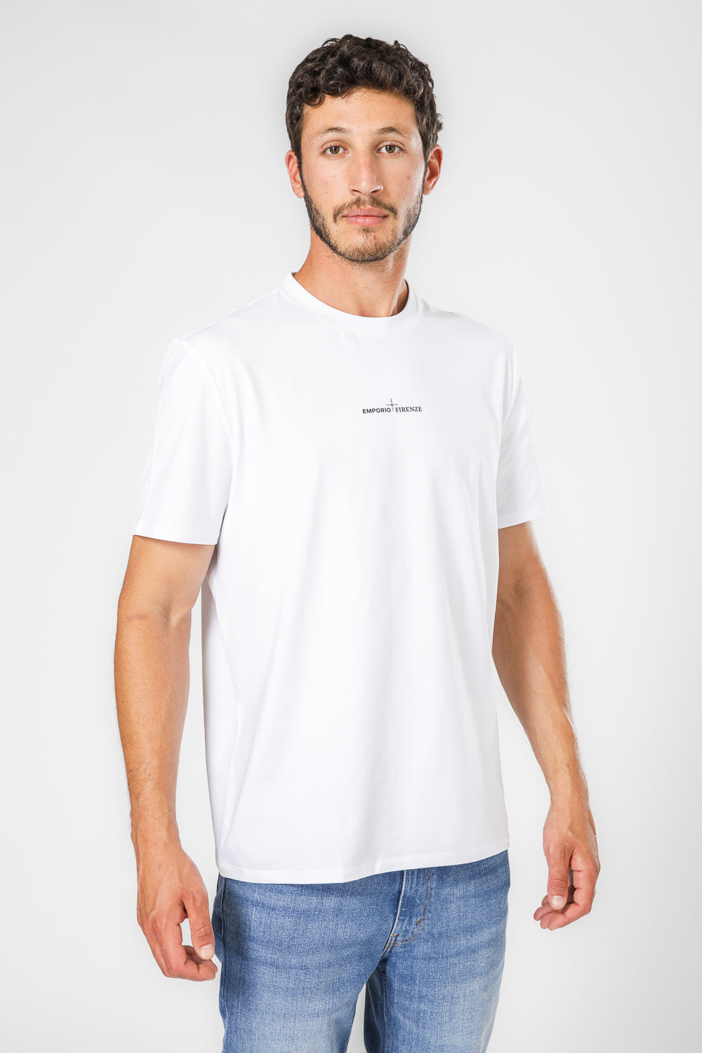 טישירט בצבע לבן לגברים