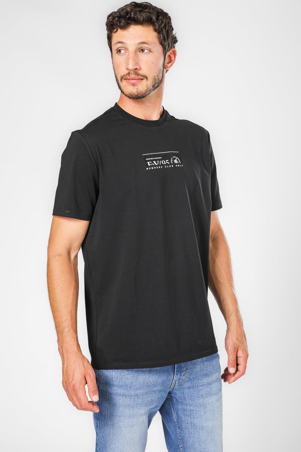 טישירט בצבע שחור לגברים