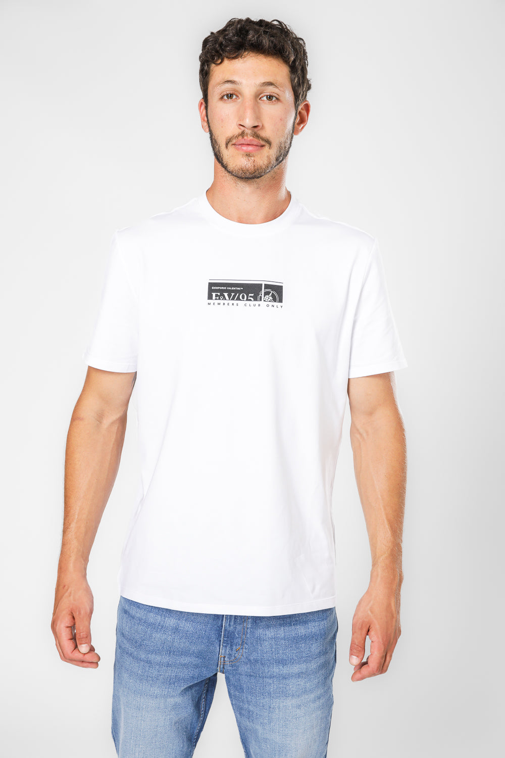 טישירט בצבע לבן לגברים