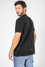טישירט בצבע שחור לגברים