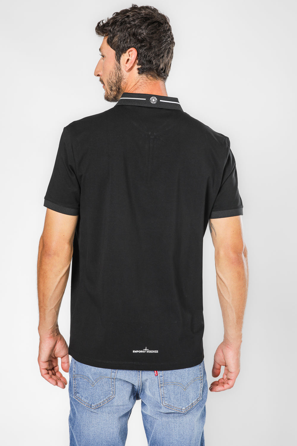 חולצת פולו בצבע שחור לגברים