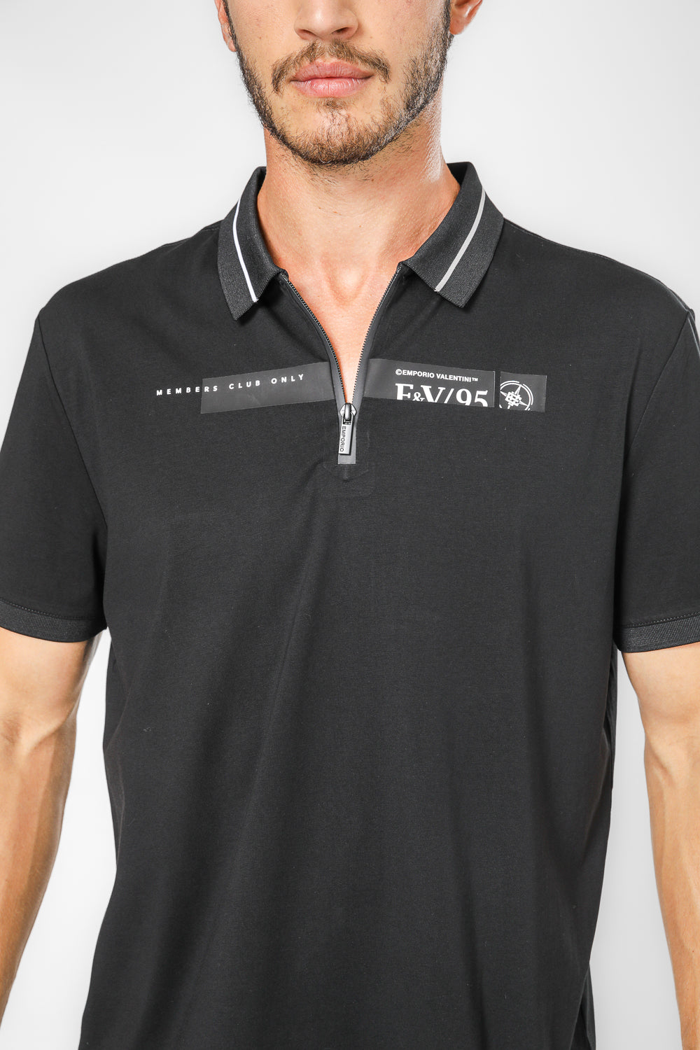 חולצת פולו בצבע שחור לגברים