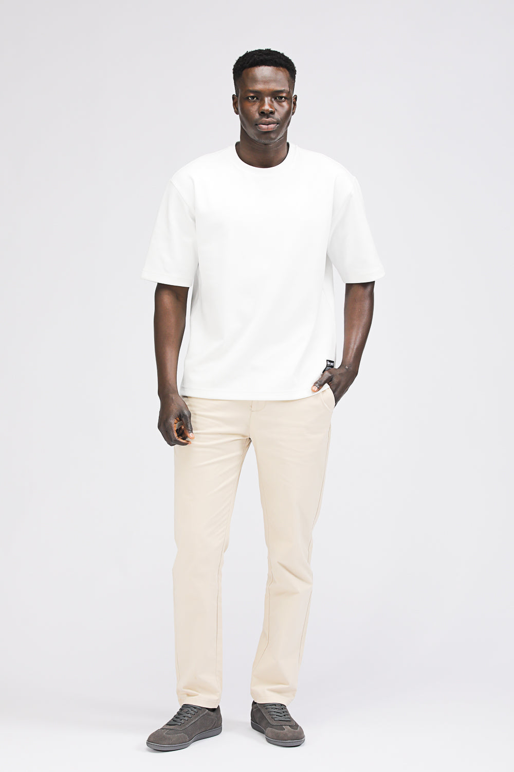 טישירט בגזרה קלאסית עם כיתוב | קנת קול 