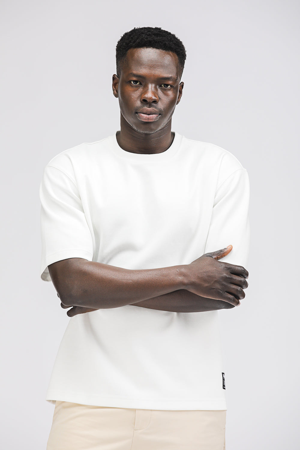 טישירט בגזרה קלאסית עם כיתוב | קנת קול 