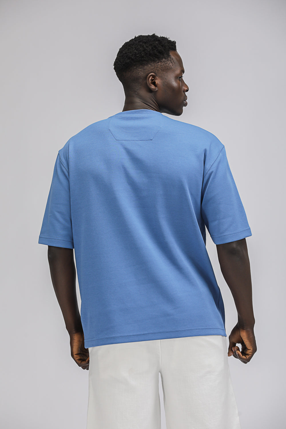 טישירט בגזרה קלאסית עם כיתוב | קנת קול