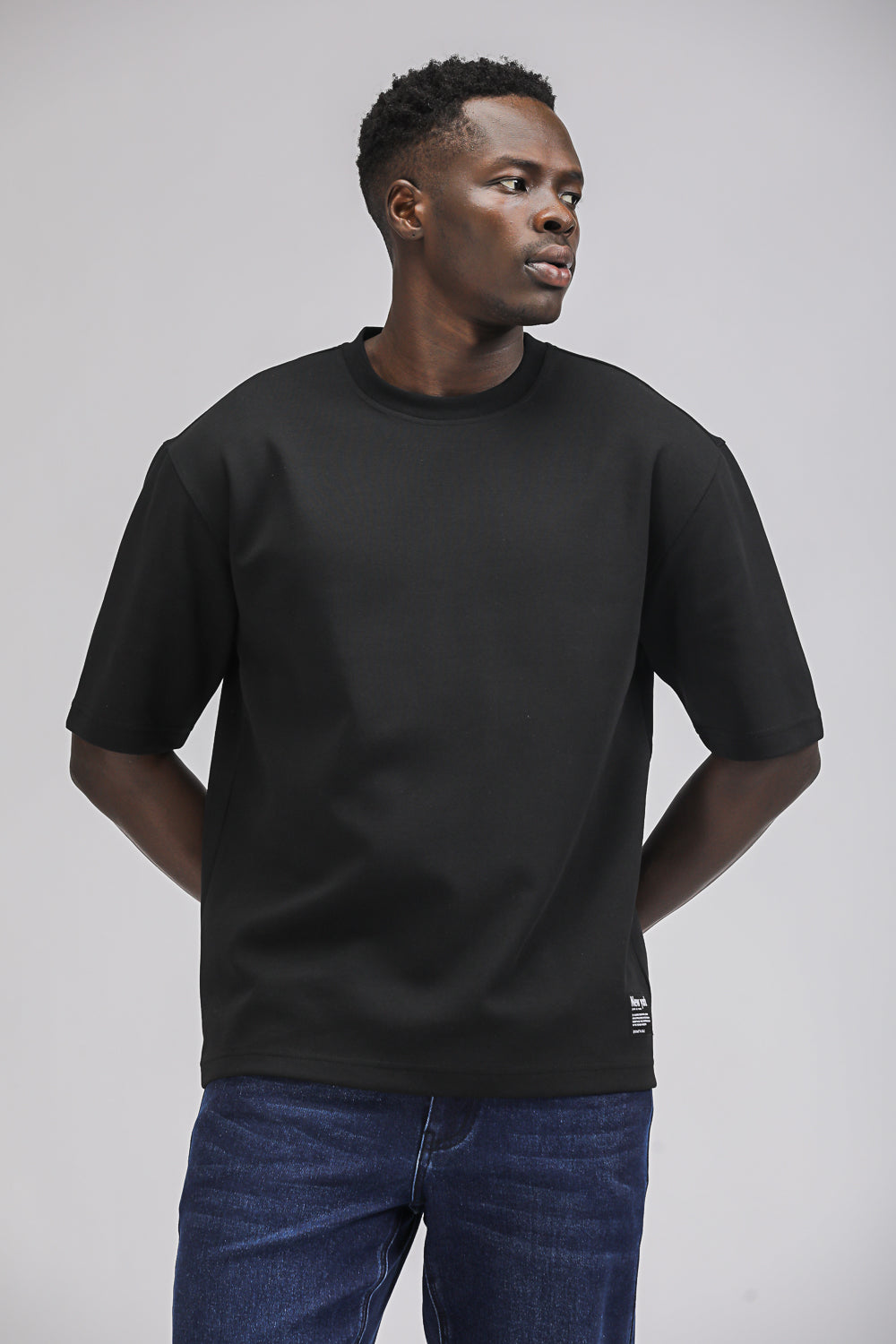 טישירט בגזרה קלאסית עם כיתוב | קנת קול