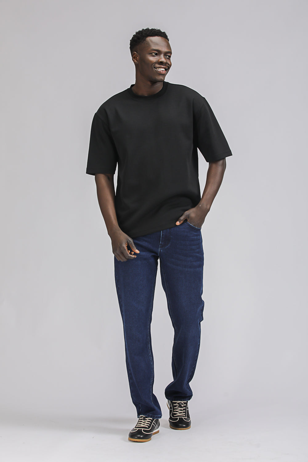 טישירט בגזרה קלאסית עם כיתוב | קנת קול