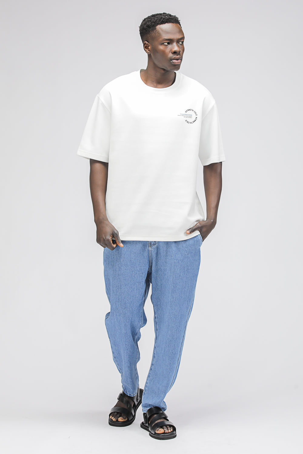 טישירט בגזרה קלאסית עם כיתוב | קנת קול
