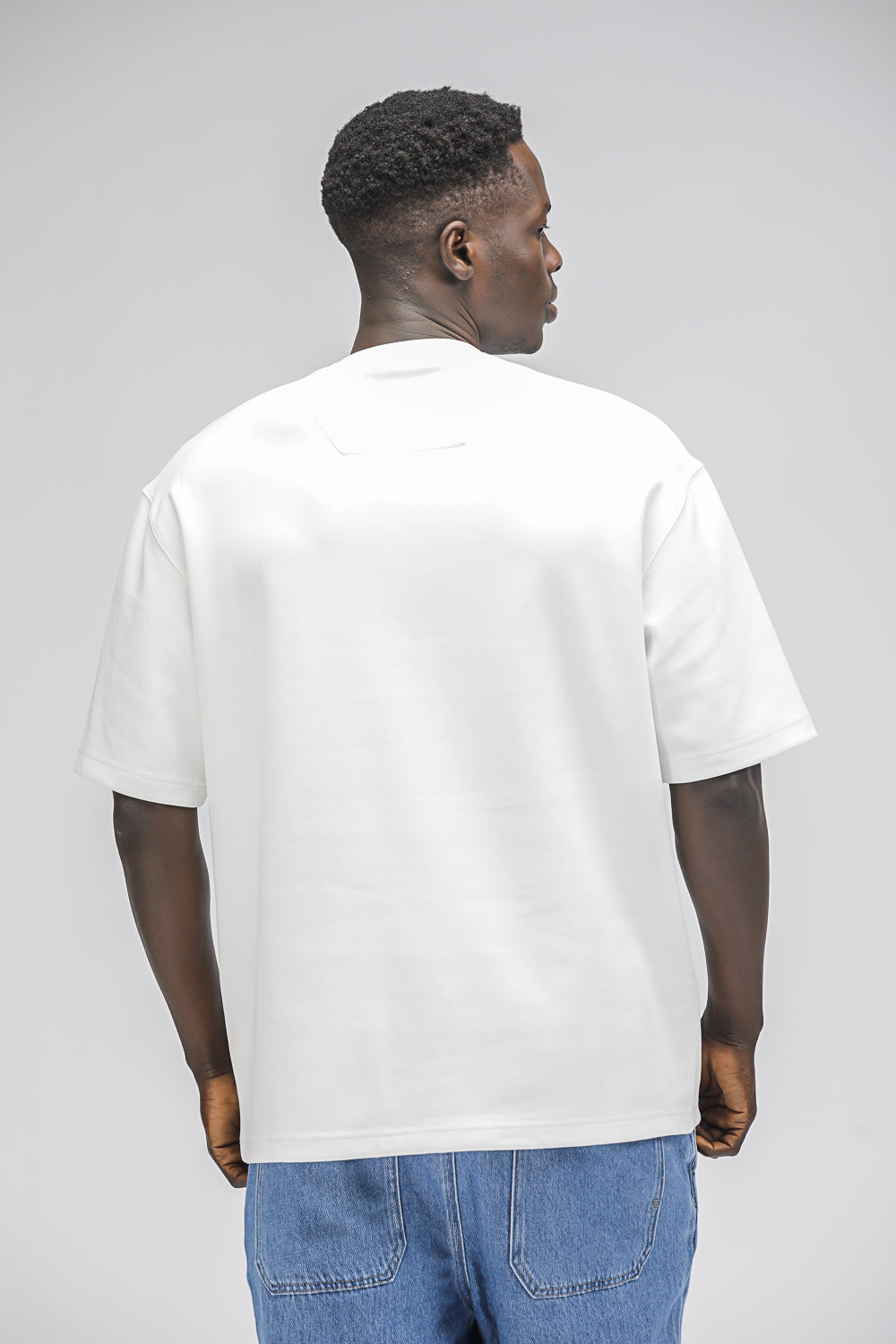 טישירט בגזרה קלאסית עם כיתוב | קנת קול
