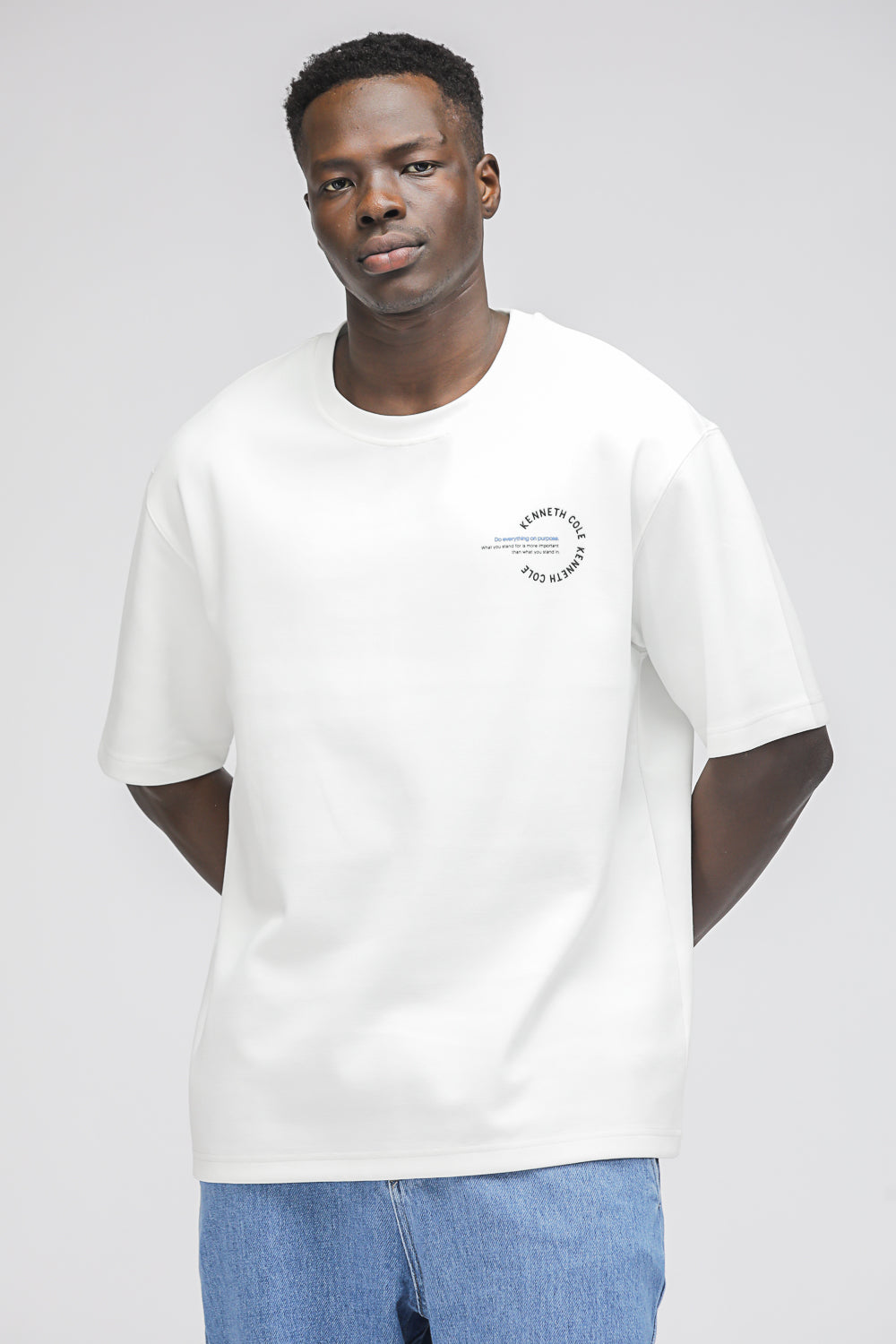 טישירט בגזרה קלאסית עם כיתוב | קנת קול
