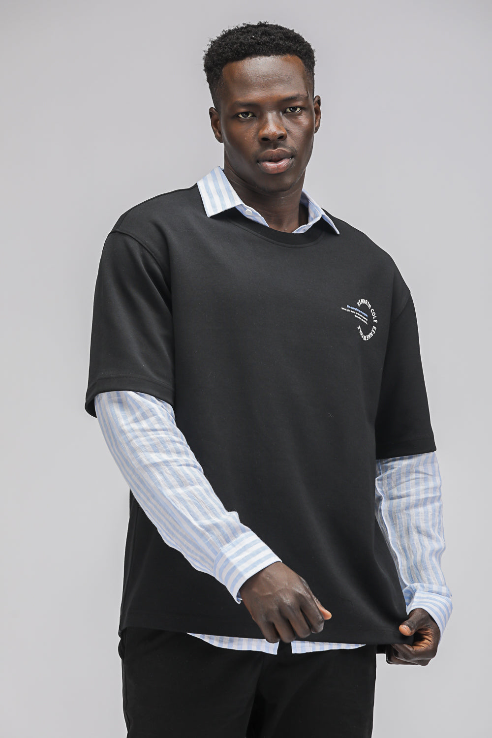 טישירט בגזרה קלאסית עם כיתוב | קנת קול