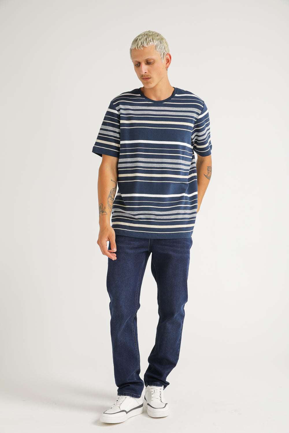 חולצת טישירט עם הדפס פסים | קנת קול