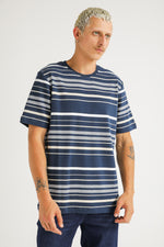 חולצת טישירט עם הדפס פסים | קנת קול