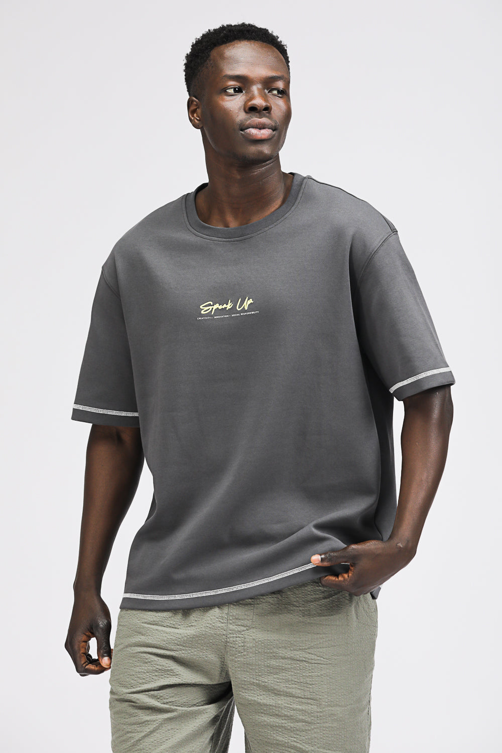 טישירט בגזרת אוברסייז עם הדפס | קנת קול 