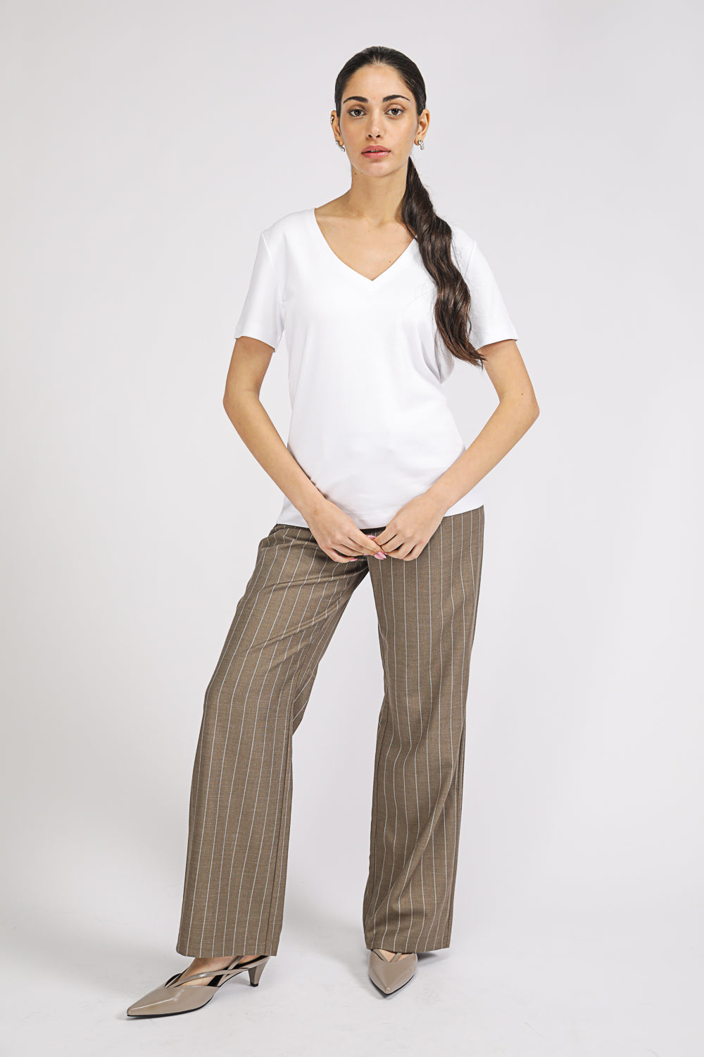 טישירט לנשים מפתח V בגזרה קלאסית | קנת קול