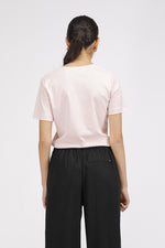 טישירט לנשים מפתח V בגזרה קלאסית | קנת קול