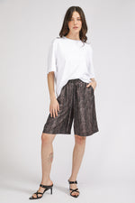 טישירט לנשים בגזרה ישרה | קנת קול 