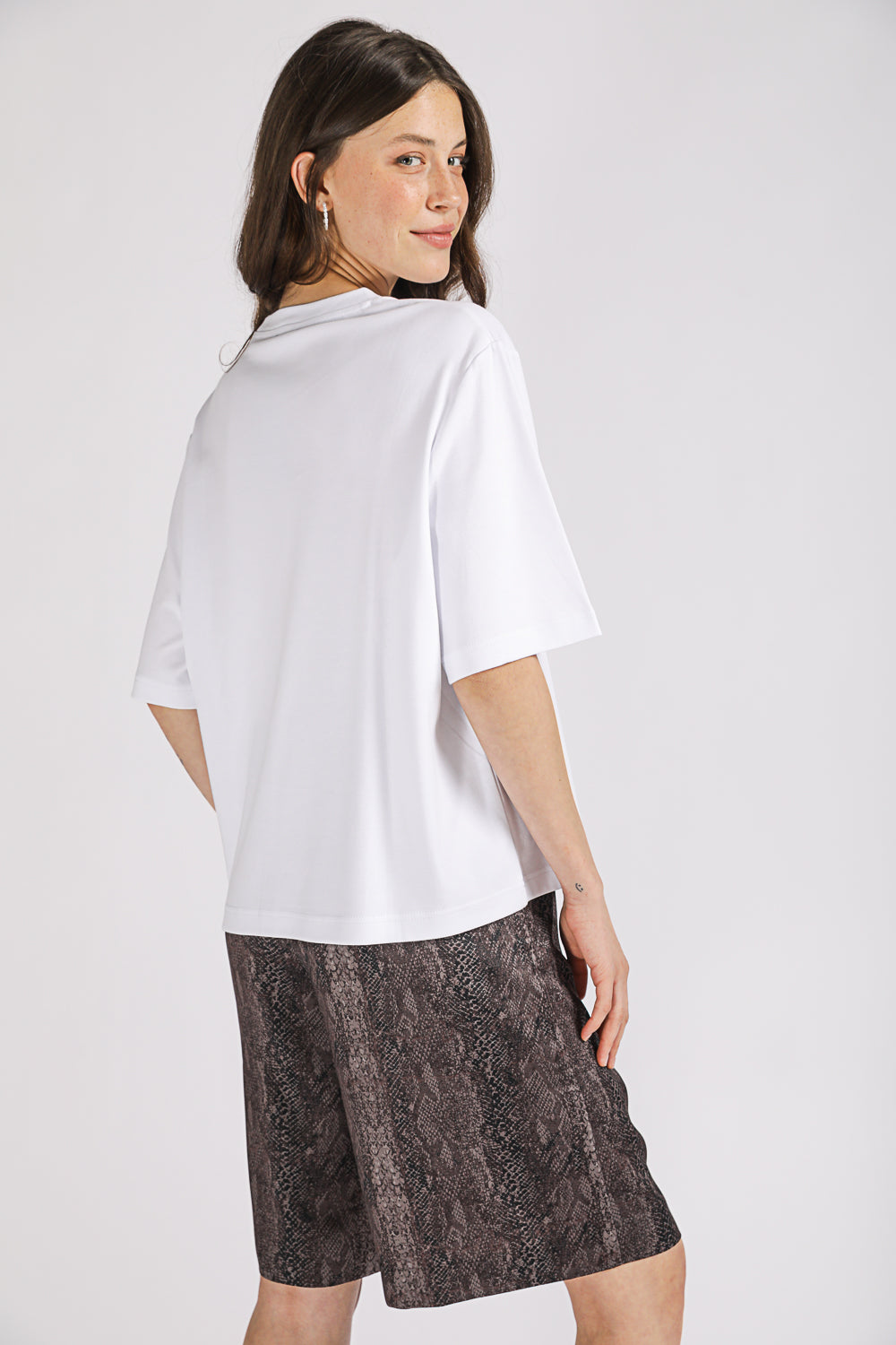 טישירט לנשים בגזרה ישרה | קנת קול 