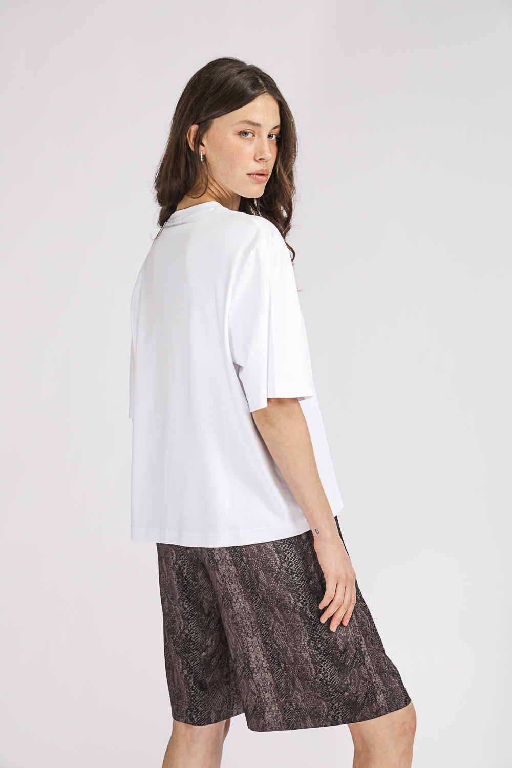 טישירט לנשים בגזרה ישרה | קנת קול 