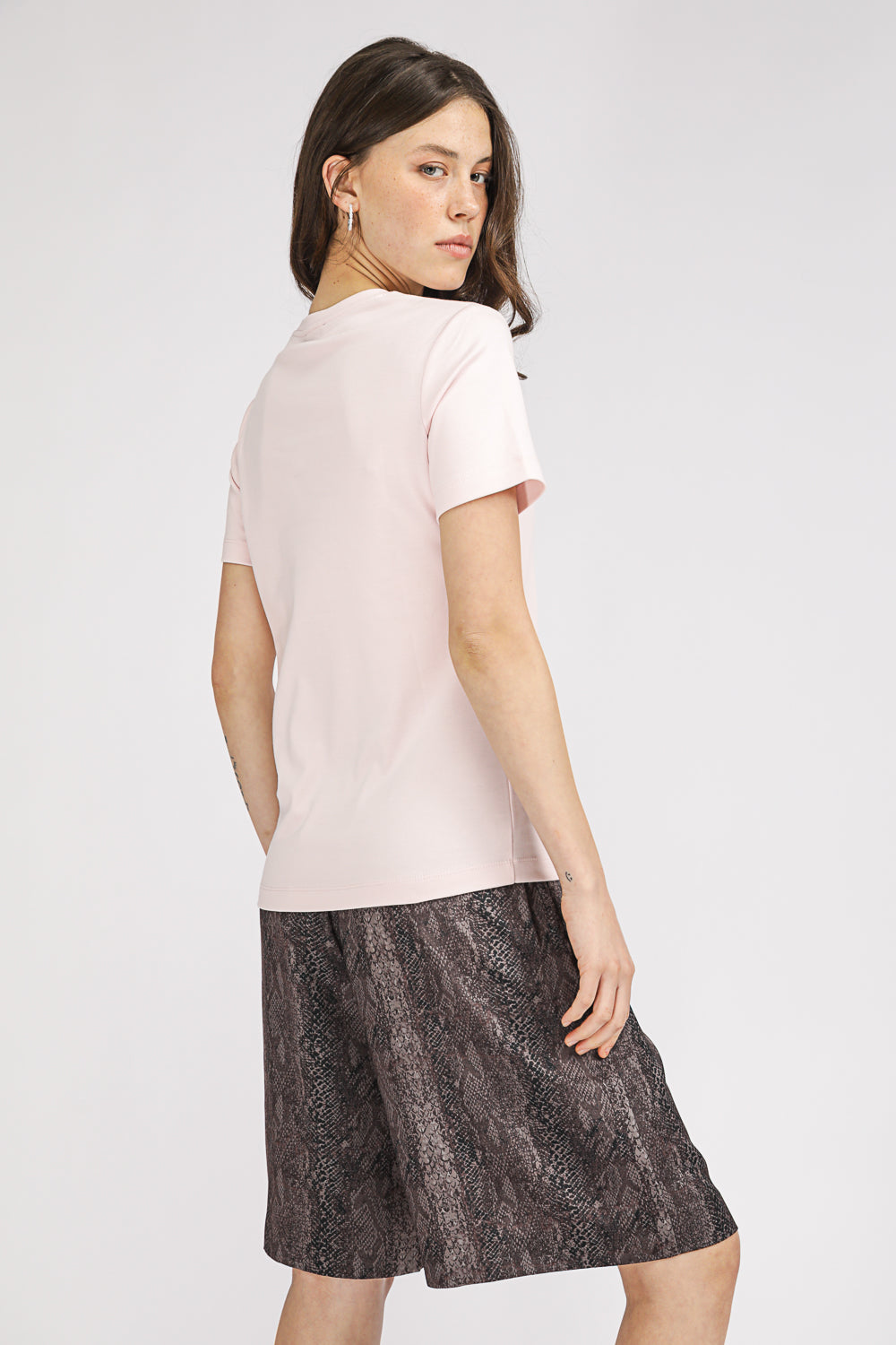 טישירט לנשים בגזרה ישרה | קנת קול