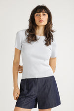 טישירט לנשים בגזרה ישרה | קנת קול