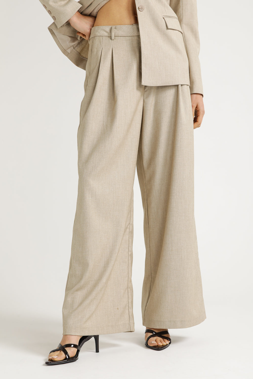 מכנסיים מחויטים בגזרה רחבה | קנת קול