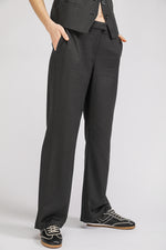 מכנסיים מחויטים לנשים | קנת קול