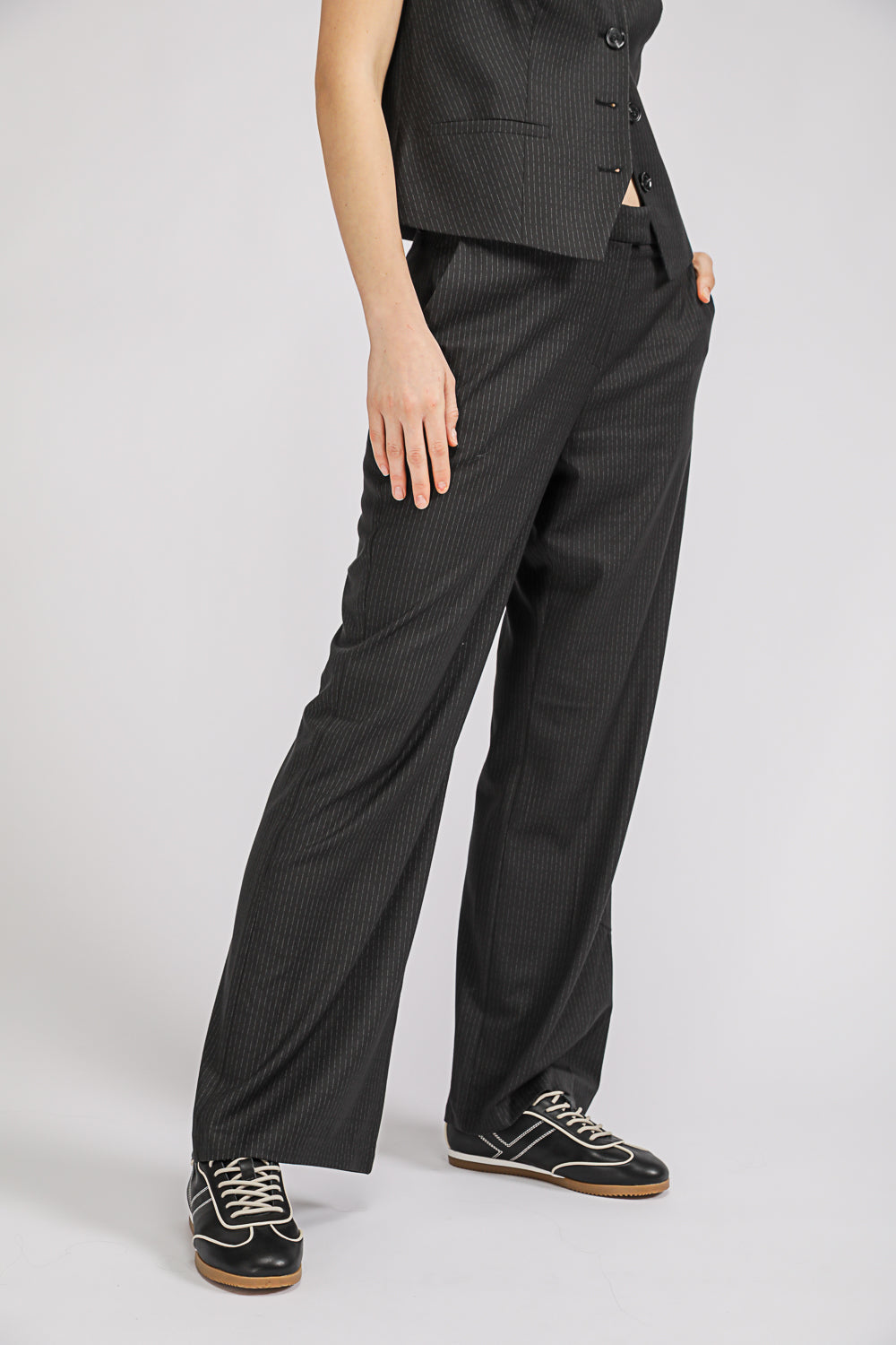 מכנסיים מחויטים לנשים | קנת קול