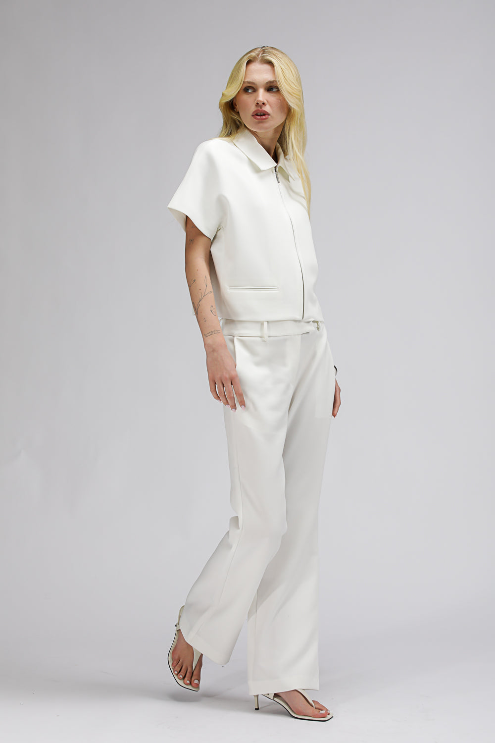 ג'קט לנשים עם שרוולים קצרים | קנת קול 