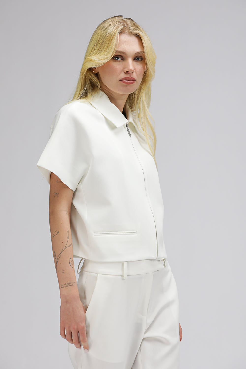 ג'קט לנשים עם שרוולים קצרים | קנת קול 