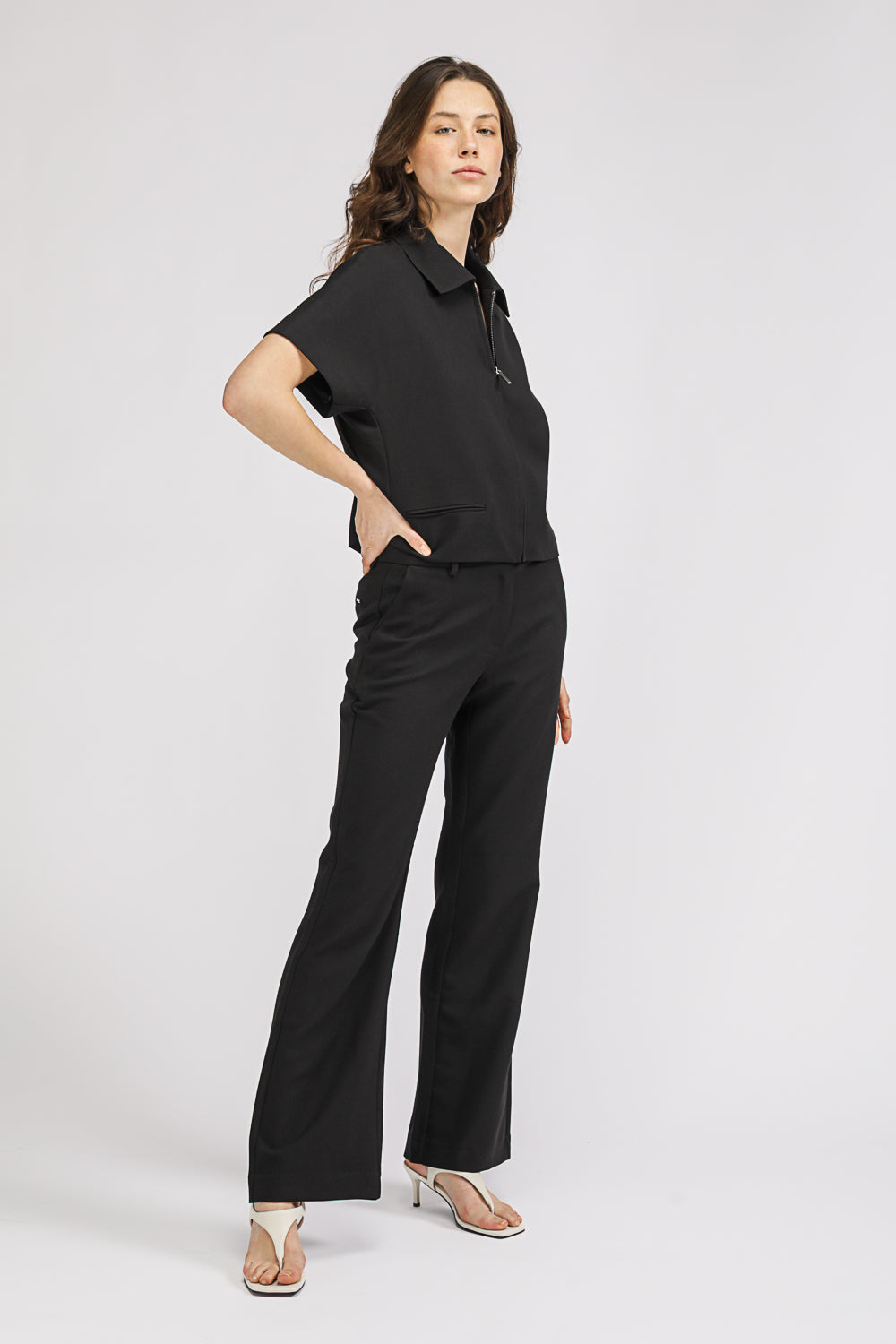 ג'קט בגזרה מחויטת עם שרוולים קצרים | קנת קול