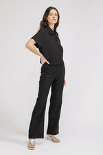 ג'קט בגזרה מחויטת עם שרוולים קצרים | קנת קול