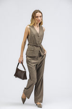 ווסט בגזרה מחויטת עם חגורה | קנת קול 