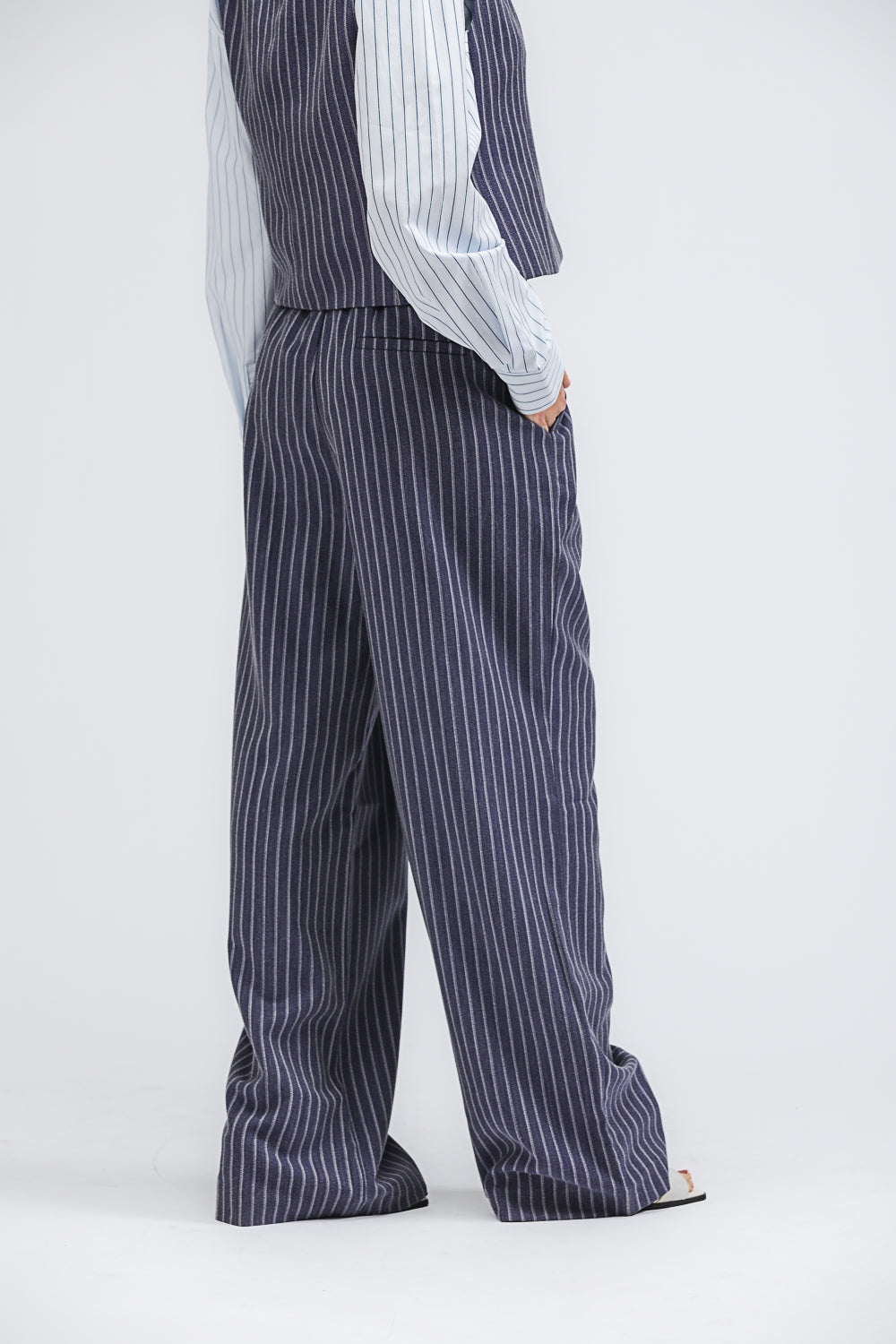 מכנסיים בגזרה רחבה עם הדפס פסים | קנת קול