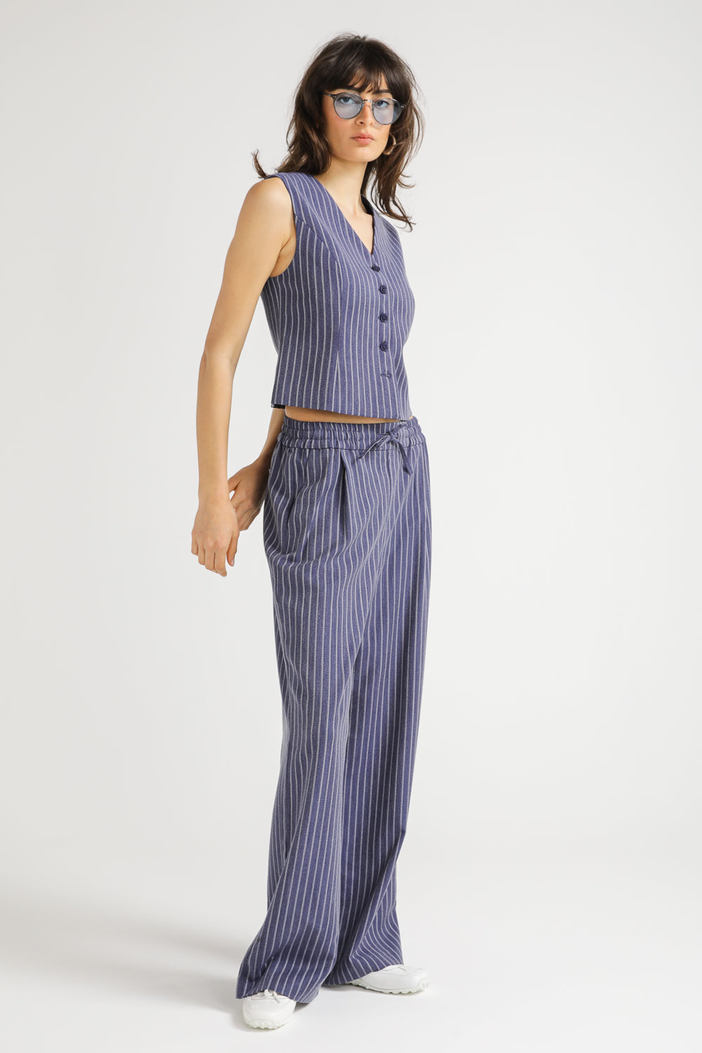 מכנסיים בגזרה רחבה עם הדפס פסים | קנת קול