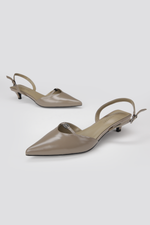 נעלי שפיץ עם עקב נמוך | קנת קול 